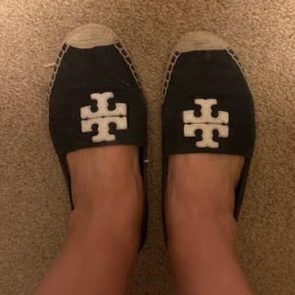 Tory Burch Black/ream flat espadrilles-NOTE rip in left shoe (photos) - Picture 1 of 11